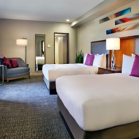 Hilton Chicago Hotel Room photo
